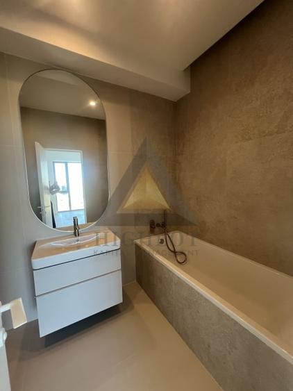Apartament cu 3 camere semidecomandat în Barbu Văcărescu