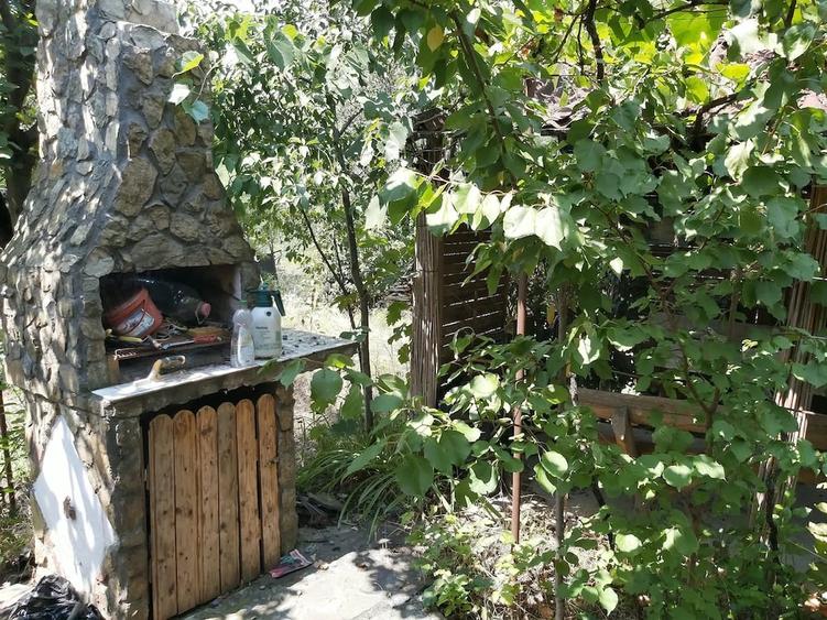 Casă cu 5 camere cu Teren 2000 Mp în Rogojeni