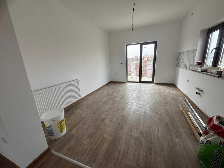 Casă cu 3 camere în Dragșina