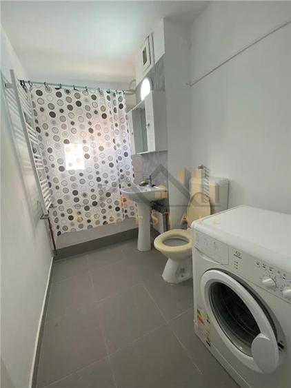Apartament cu 2 camere semidecomandat, mobilat în Dâmbovița