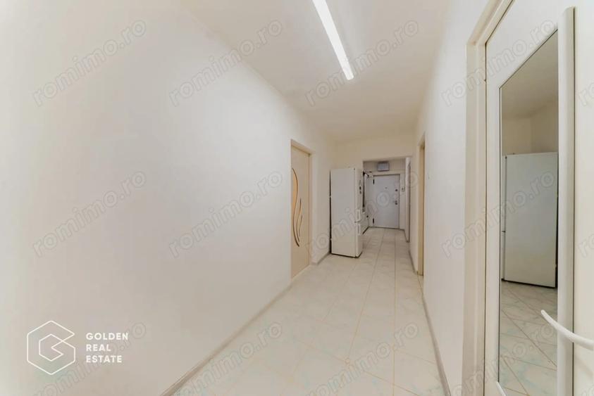 Apartament cu 5 camere decomandat în Micălaca