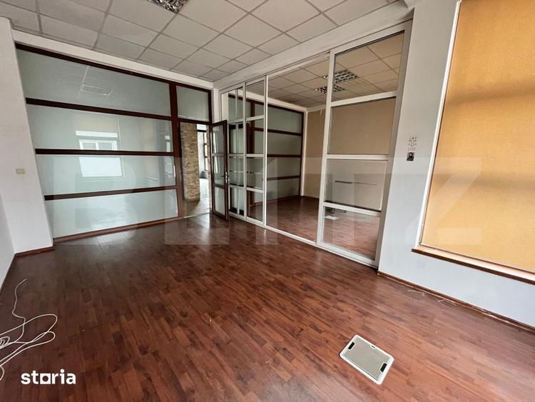 Spațiu comercial, de 18 mp, în Centura