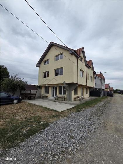 Casă cu 4 camere în Sânmartin
