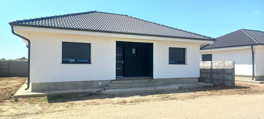 Casă cu 3 camere în Exterior Vest