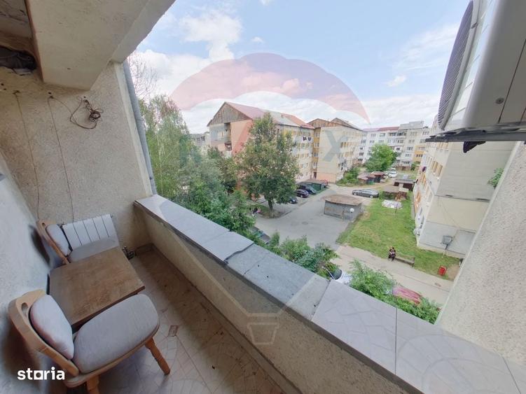 Apartament cu 4 camere decomandat în Central
