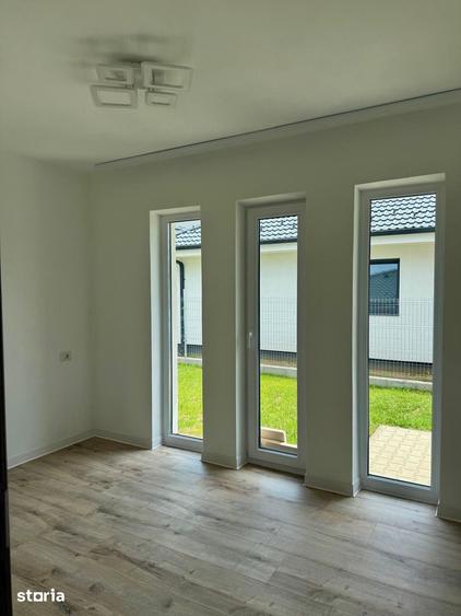 Casă cu 4 camere cu Teren 400 Mp în Central