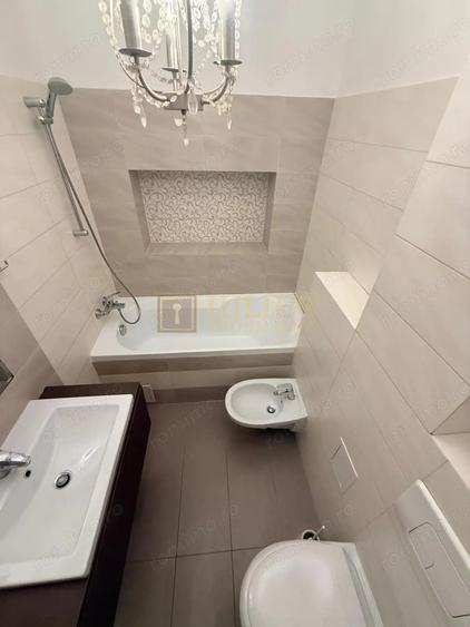 Apartament cu 2 camere semidecomandat, mobilat în Fratelia