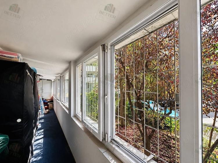 Apartament cu 4 camere decomandat în Vitan