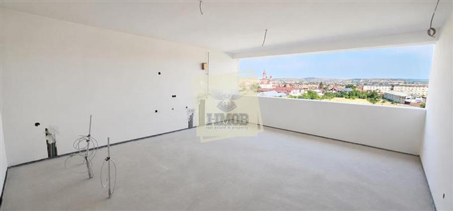 Penthouse cu 3 camere decomandat în Țiglari
