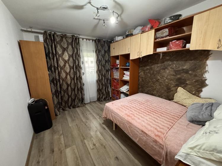 Apartament 4 camere, decomandat, zona Lapus - 12