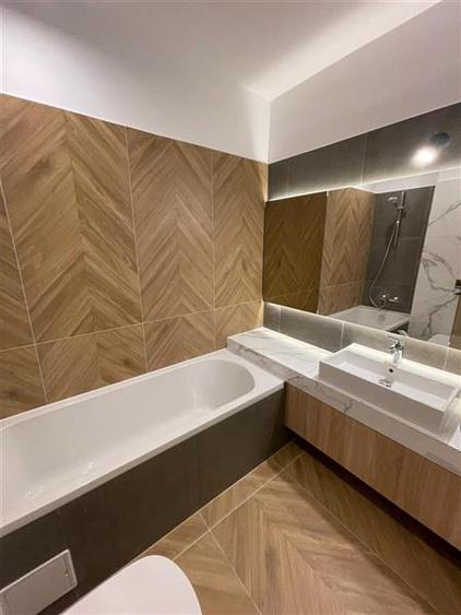 Apartament cu 2 camere decomandat în Tractorul — fotografia 1