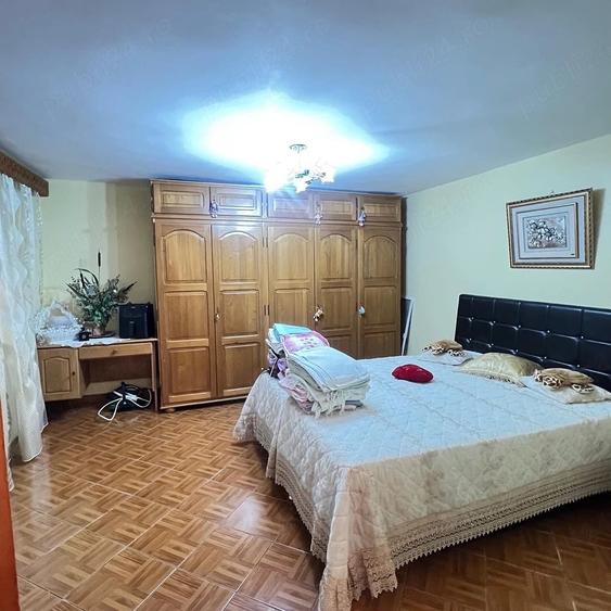 Casă cu Teren 432 Mp în Central