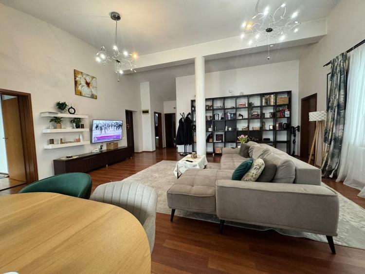 Apartament cu 3 camere decomandat, mobilat în Valea Borcutului