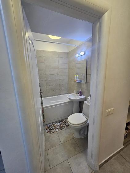 Apartament cu 2 camere decomandat în Fundeni