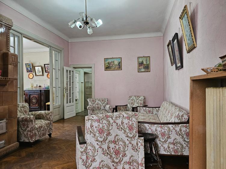 Apartament cu 3 camere semidecomandat în Știrbei Vodă