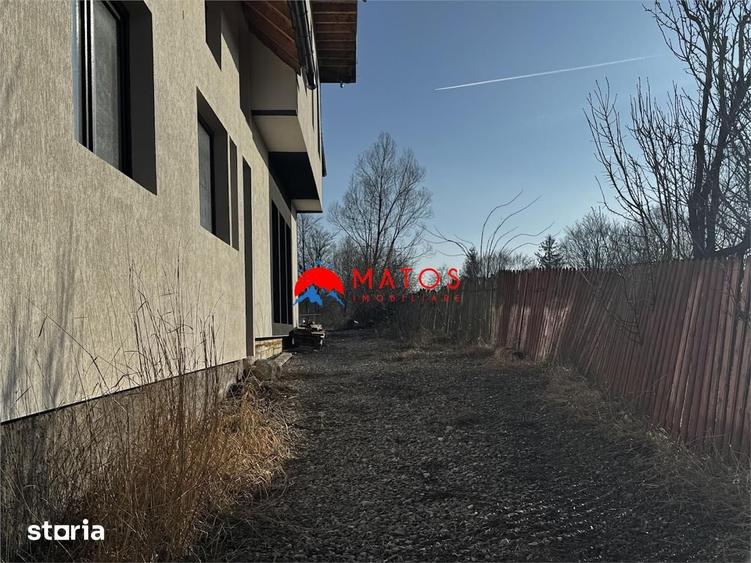 Casă cu 9 camere cu Teren 1750 Mp în Valea Doftanei