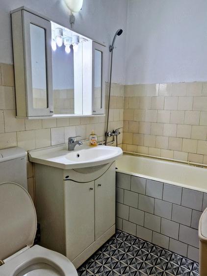 Apartament cu 2 camere semidecomandat în Titulescu