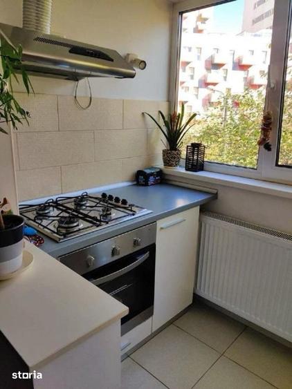 Apartament cu 3 camere semidecomandat, mobilat în Pantelimon