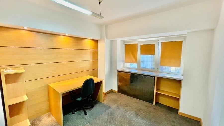 Apartament cu 5 camere, mobilat în Unirii