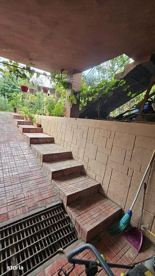 Casă cu 5 camere cu Teren 410 Mp în Ana Ipătescu