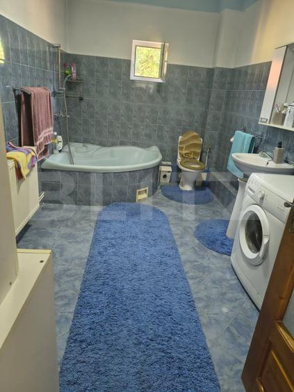 Casă cu 5 camere cu Teren 1325 Mp în Central