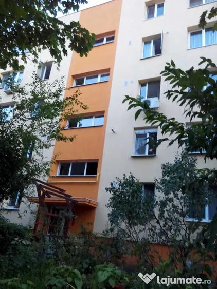 Garsonieră decomandată în Brâncoveanu