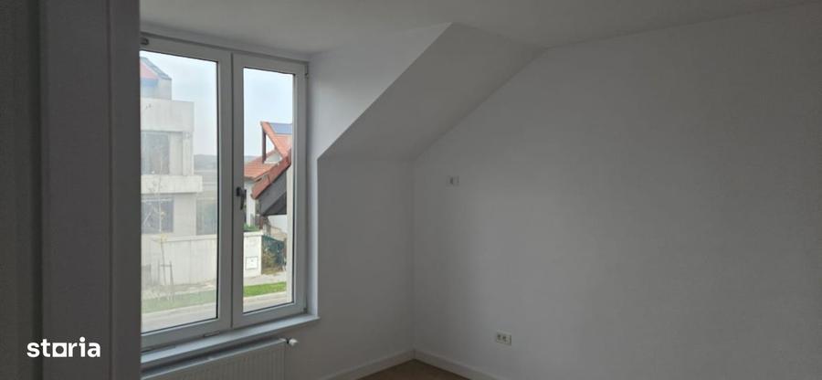 Casă cu 4 camere cu Teren 270 Mp în Aviației