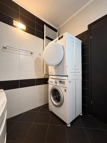 Apartament cu 4 camere decomandat, mobilat în Energia