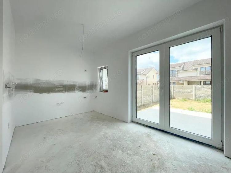 Casă cu 4 camere cu Teren 255 Mp în Urseni
