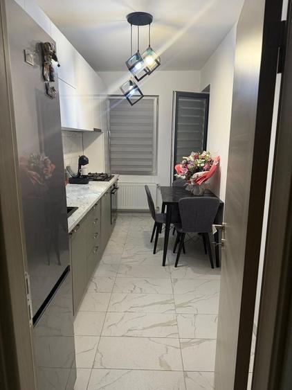 Apartament cu 3 camere decomandat, mobilat în Dobroești