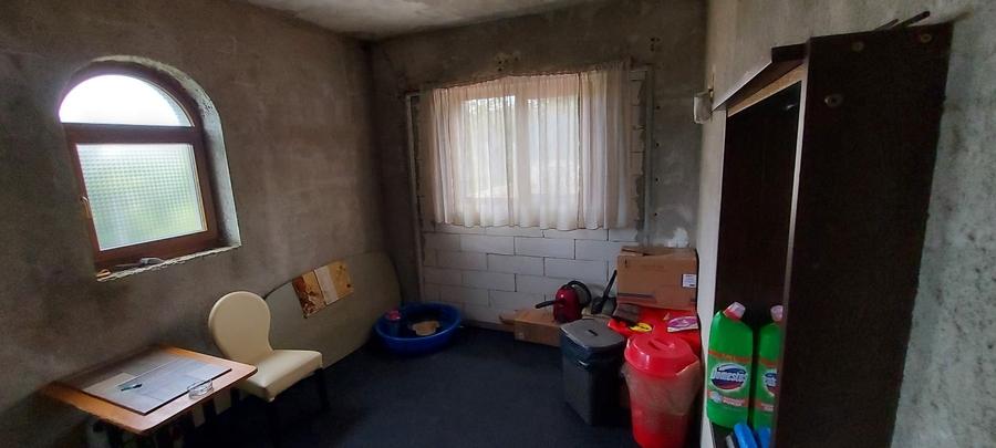 Casă individuală cu 6 camere cu Garaj în Exterior Est