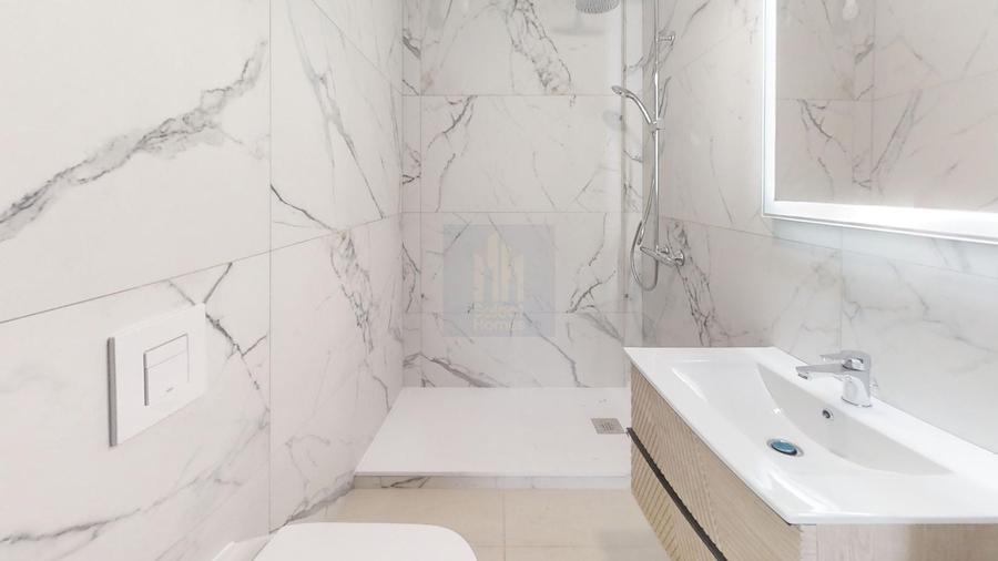 Apartament cu 3 camere semidecomandat în Eminescu