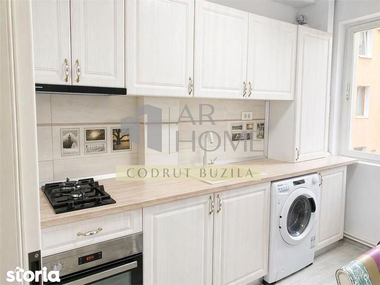 Apartament cu 2 camere semidecomandat, mobilat în Ultracentral