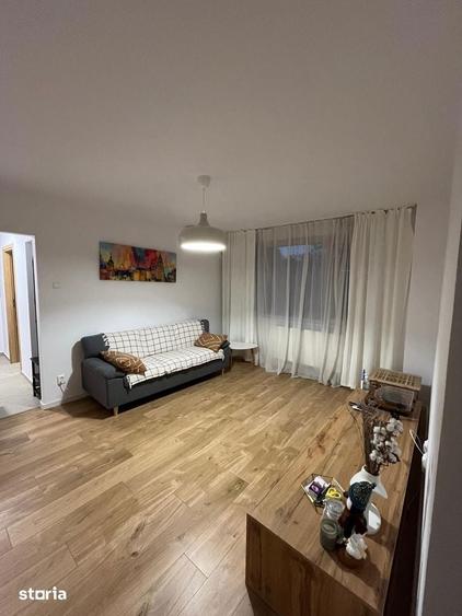 Apartament cu 3 camere semidecomandat în Ștefan cel Mare