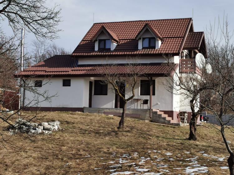 Casă cu 3 camere în Central