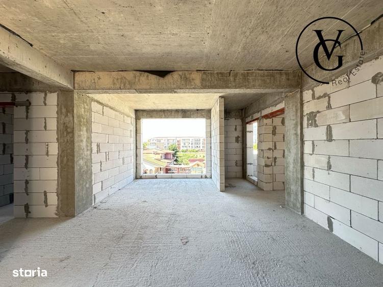 Apartament cu 3 camere decomandat în Palazu Mare