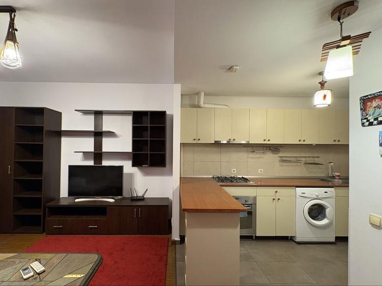Apartament cu 2 camere semidecomandat în Roșu