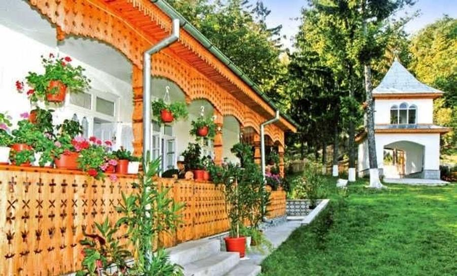 Teren de 3480 mp, în Jariștea