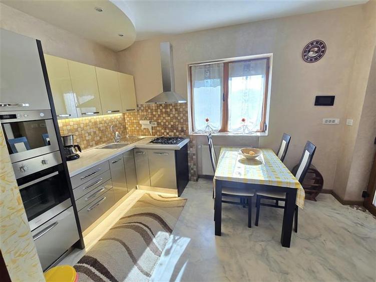 Casă individuală cu 2 camere cu Teren 160 Mp în Podul de Fier