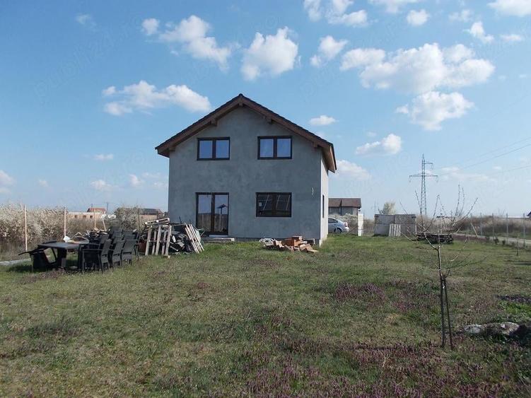 Casă individuală cu 4 camere cu Teren 641 Mp în Săcălaz