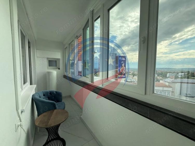 Apartament cu 4 camere semidecomandat, mobilat în Ultracentral