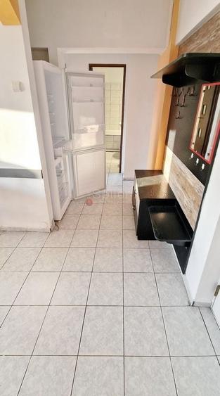 Apartament cu 2 camere decomandat, mobilat în Calea București