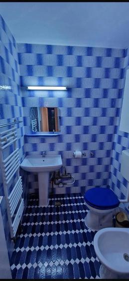 Apartament cu 4 camere decomandat în Calea București