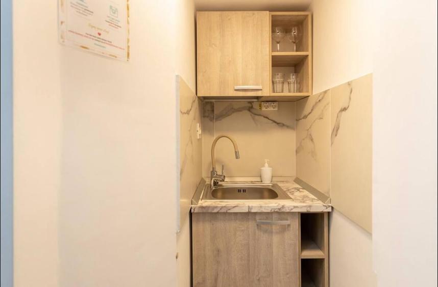 Apartament cu 3 camere semidecomandat în P-ța Romană