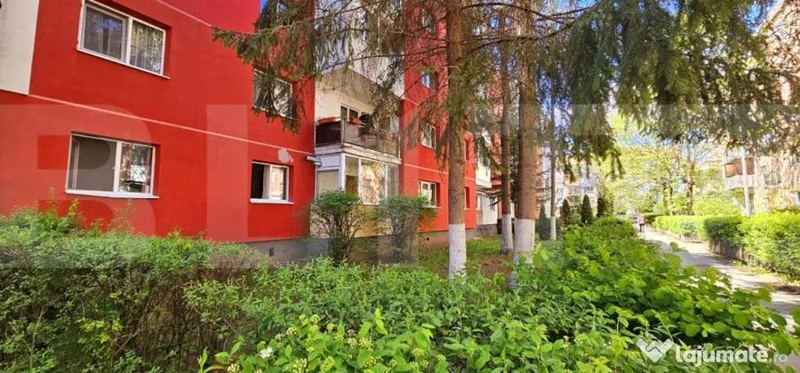 Apartament cu 3 camere decomandat, mobilat în Lenin