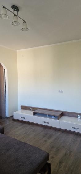 Apartament cu 2 camere semidecomandat în Decebal