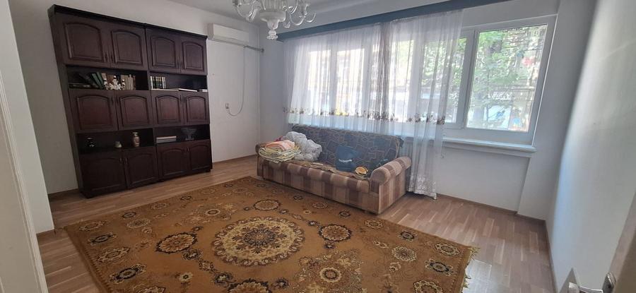 Apartament cu 4 camere decomandat în Universitate