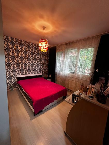 Apartament cu 2 camere semidecomandat, mobilat în Podu Roș — fotografia 1