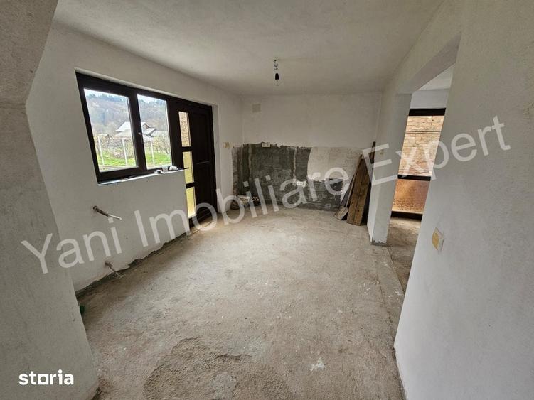 Casă cu 2 camere cu Teren 1596 Mp în Mușătești