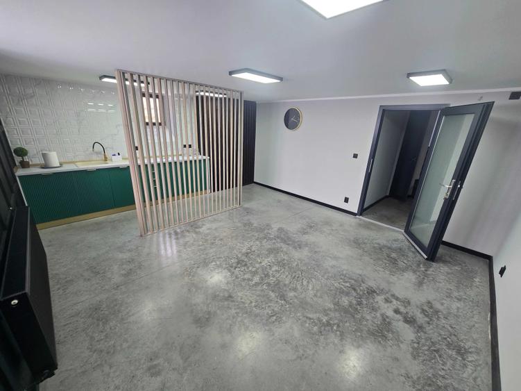 Spațiu comercial, de 90 mp, în Central